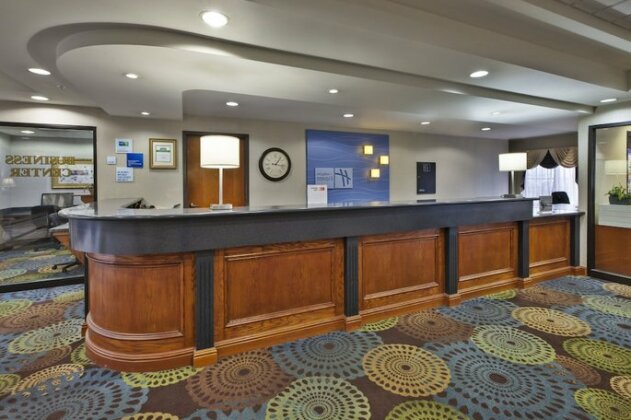 Holiday Inn Express Hotel & Suites - Belleville Area - Photo4