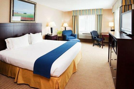 Holiday Inn Express Hotel & Suites Cincinnati Southeast Newport - Photo3