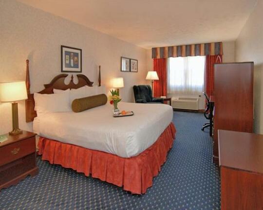 SureStay Plus Hotel by Best Western Omaha South - Photo4