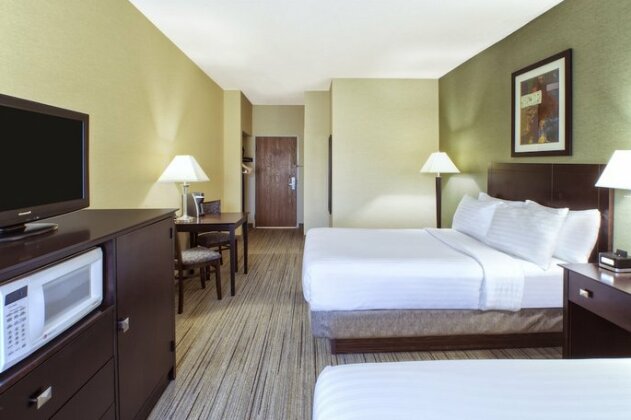 Holiday Inn Express Hotel & Suites Benton Harbor - Photo5