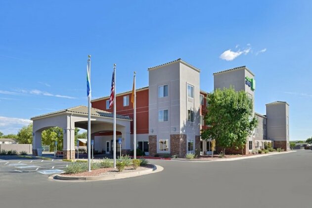 Holiday Inn Express Albuquerque N - Bernalillo - Photo2