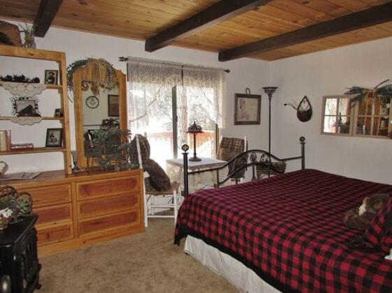 063 Jb's Pinecone Lodge Home - Photo3