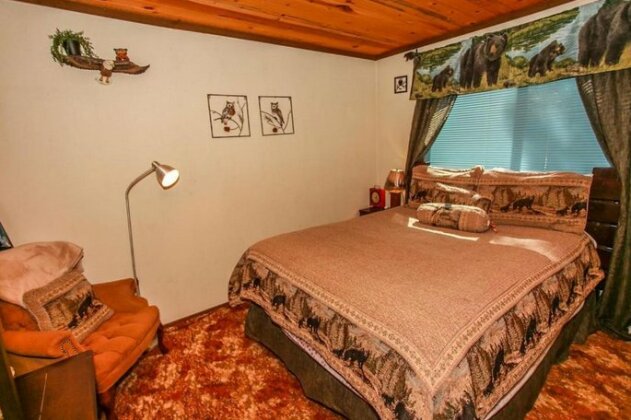 1811 Little Bear Cabin - Free Ski/Board Rental 2 Bedrooms 1 Bathroom Cabin - Photo3