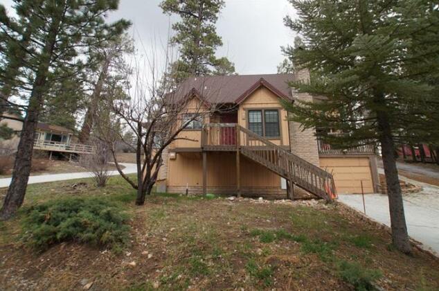 A Retreat for All Seasons by Big Bear Cool Cabins - Photo2