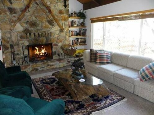 Bear Mountain Chalet by Big Bear Cool Cabins - Photo4