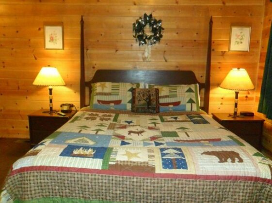 Big Bear Manor Spa Cabins - Photo3