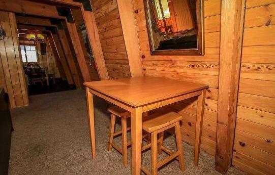 Cozy Pine Retreat - Photo2