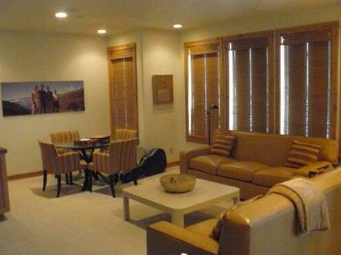 Arrowhead By Resort Property Management - Photo4