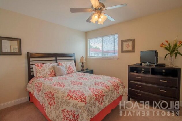 Oak Shores 103 - Two Bedroom Apartment - Photo4