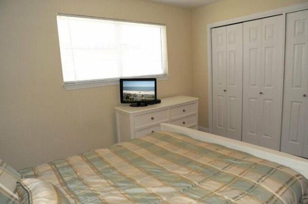 Oak Shores 131 - Two Bedroom Apartment - Photo5