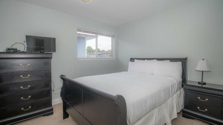 Oak Shores 58 - Two Bedroom Apartment - Photo4