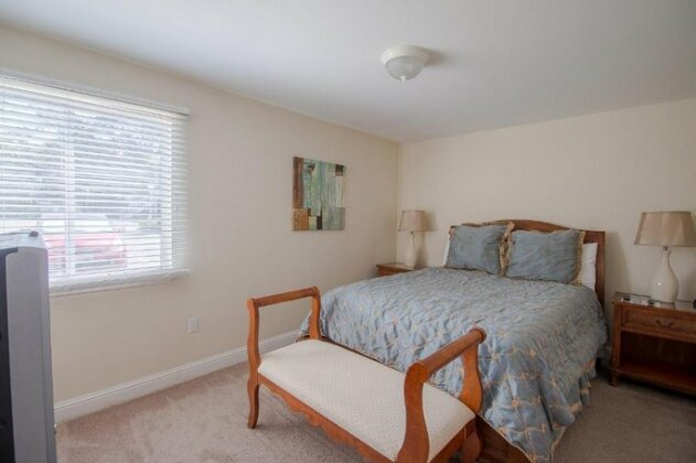 Oak Shores 71 - One Bedroom Apartment - Photo4