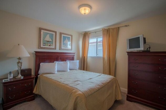 Oak Shores 90 - Two Bedroom Apartment - Photo2