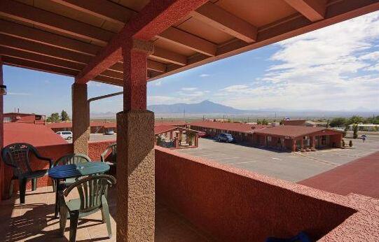 Americas Best Value Inn and Suites Bisbee - Photo2