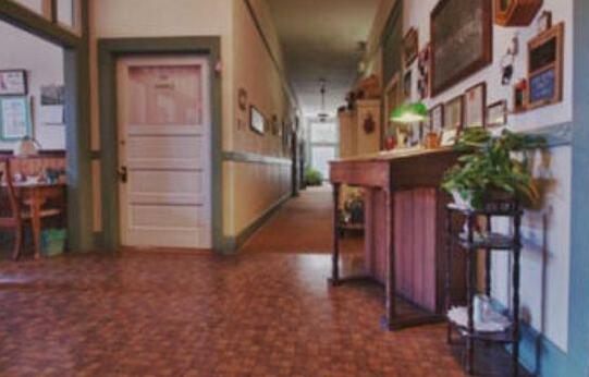 School House Inn Bed & Breakfast - Photo4