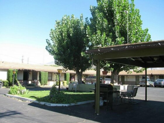 El Rancho Motel - Photo2
