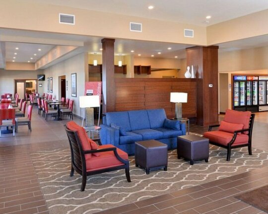 Comfort Inn & Suites Mandan - Bismarck - Photo3