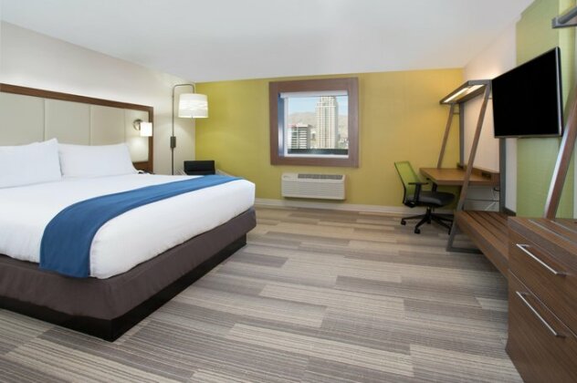 Holiday Inn Express & Suites Blackwell - Photo2