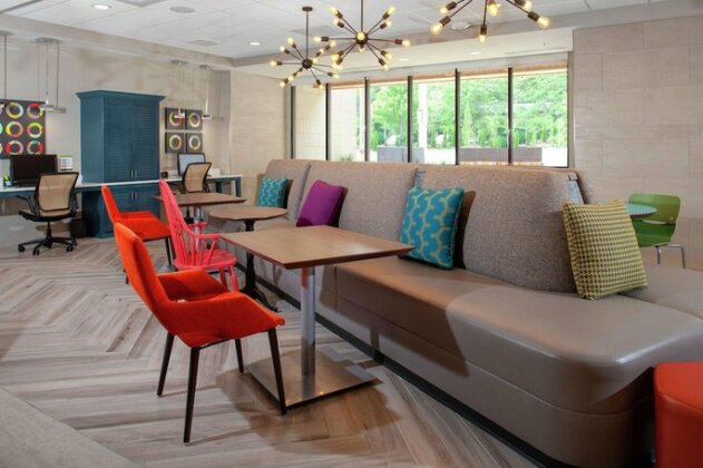 Home2 Suites by Hilton Bloomington - Photo3