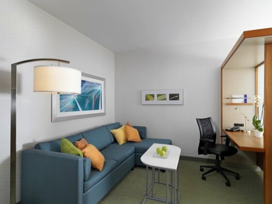 SpringHill Suites by Marriott Bloomington - Photo5