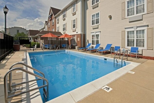 TownePlace Suites Bloomington - Photo2