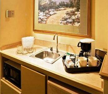 Hilton Boca Raton Suites - Photo3