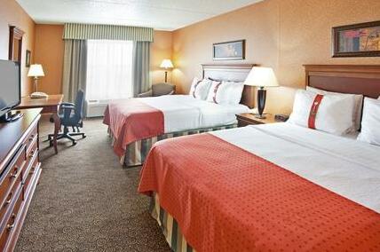 Holiday Inn Hotel & Suites Bolingbrook - Photo4