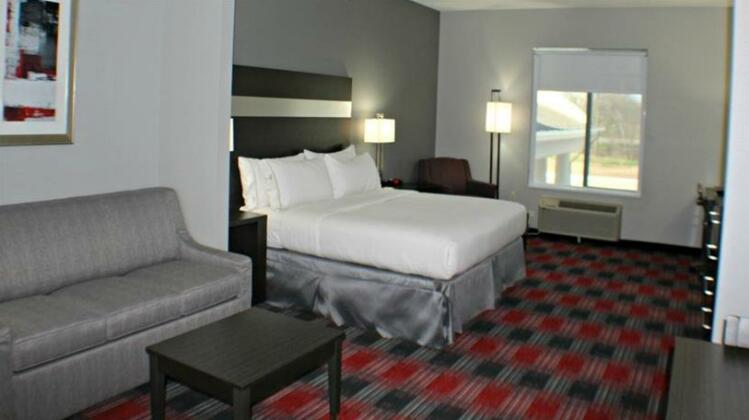 Holiday Inn Express & Suites Bonham - Photo4