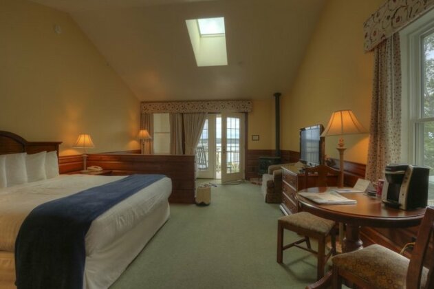 Spruce Point Inn Resort and Spa - Photo5
