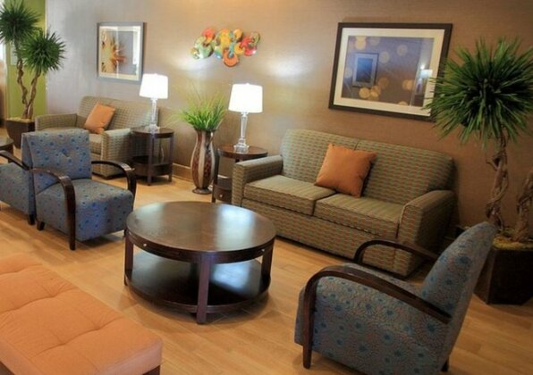 Holiday Inn Express and Suites Bossier City Louisiana Downs - Photo4