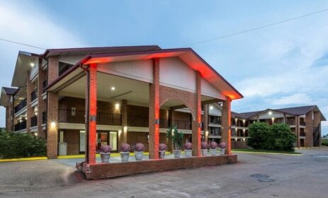 Red Roof Inn & Suites Bossier City