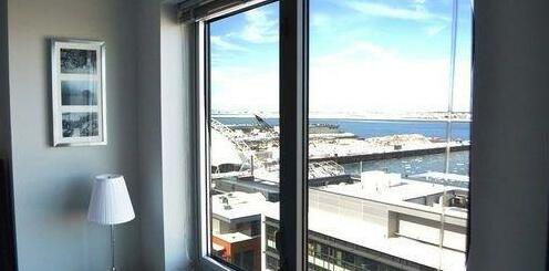 Apartment Suites in Seaport Boston - Photo4