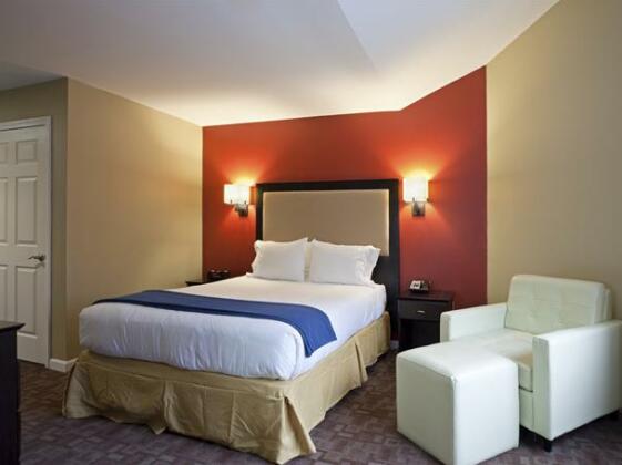 Holiday Inn Express Hotel and Suites Boston TD Garden - Photo2