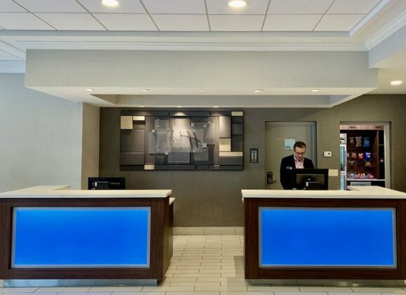 Holiday Inn Express & Suites Boston - Cambridge - Photo2