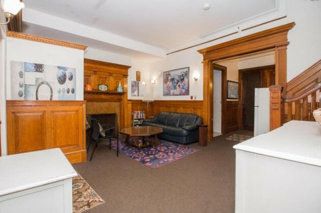 Large Private Room with Shared Bathroom Close to Fenway Boston College/University - Photo3