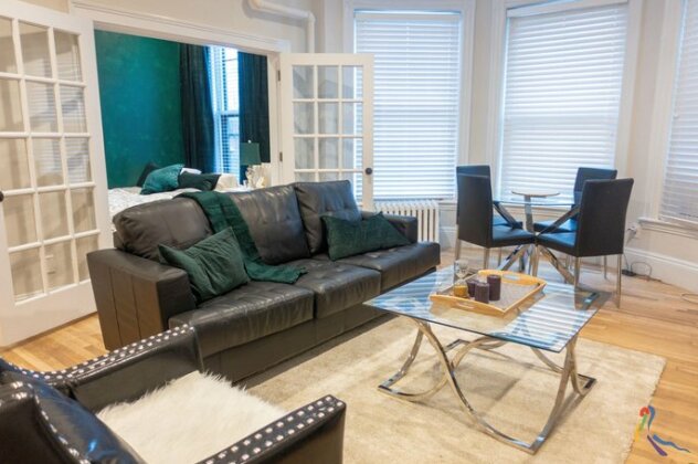 Spacious Suites in the Heart of Back Bay Boston - Photo4