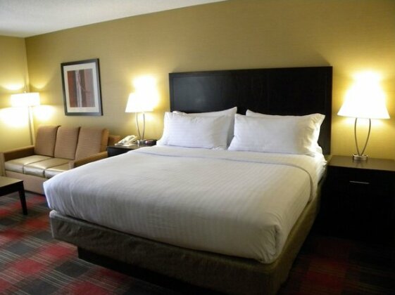 Holiday Inn Express Hotel & Suites Bowling Green - Photo4
