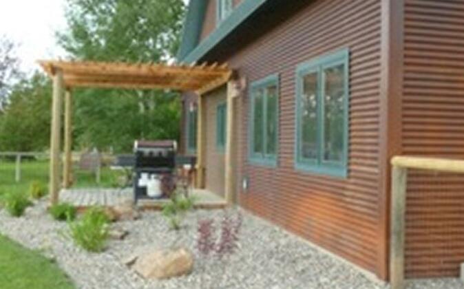 Bozeman Country Carriage House - Photo2