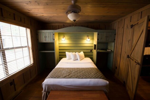 The Cabins at Green Mountain - Photo2