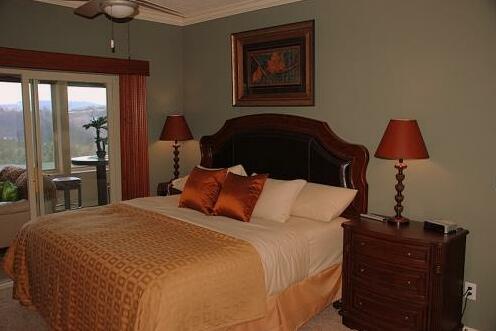 The Majestic at Table Rock Apartments - Photo5