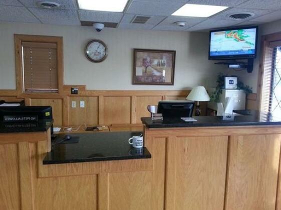 Windmill Inn and Suites - Photo3