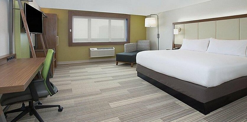 Holiday Inn Express & Suites - Braselton West - Photo2
