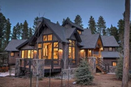 Boulder Lodge Home by Colorado Rocky Mountain Resorts