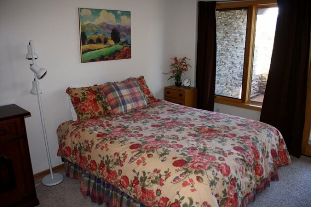 Charter Ridge 20 - Three Bedroom + Den Townhome - Photo4