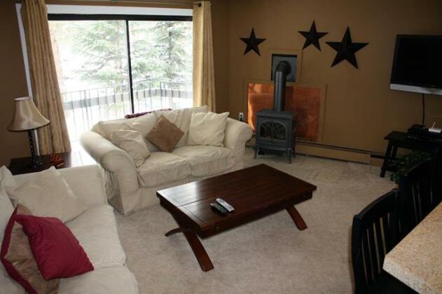 Goldcamp II C 68 2 Br condo by RedAwning - Photo3