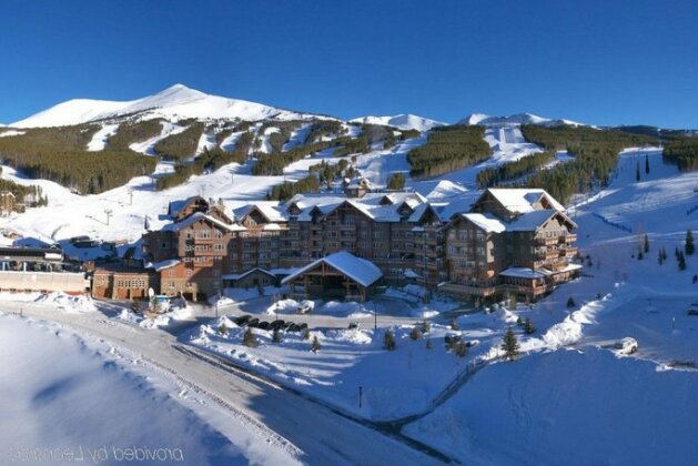 One Ski Hill Place by Pinnacle Lodging - Photo2