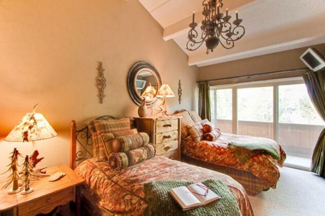 The Lift Condominiums - Photo3
