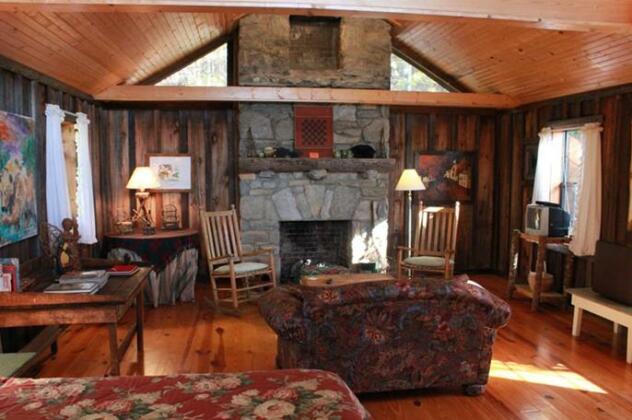 Deerwoode Lodge and Cabins - Photo2