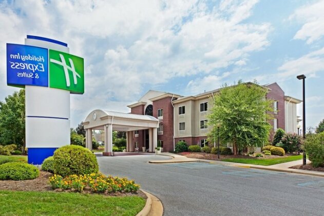 Holiday Inn Express Hotel & Suites-Brevard - Photo2
