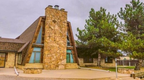 Colorado Layover Lodge Hostel